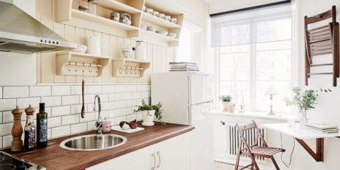 Ušetřete místo, aniž byste obětovali pohodlí: jak si vybrat stůl a židle do malé kuchyně?